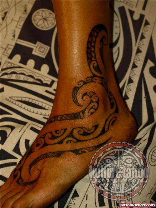 Tribal Hawaiian Tattoo On Left Foot