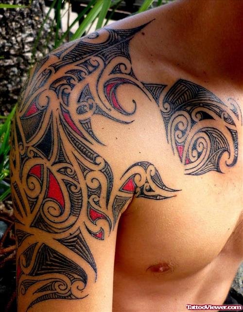 Hawaiian Tribal Tattoo On Right Shoulder And Chest