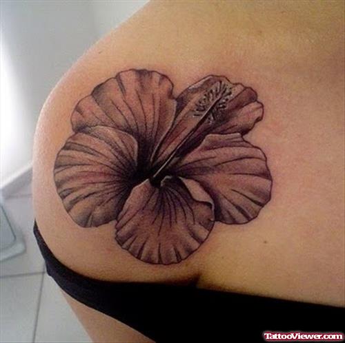 Grey Ink Hawaiian Flower Tattoo On Right Shoulder