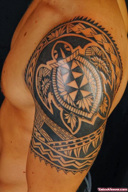 Tribal Hawaiian Tattoo On Shoulder For Men