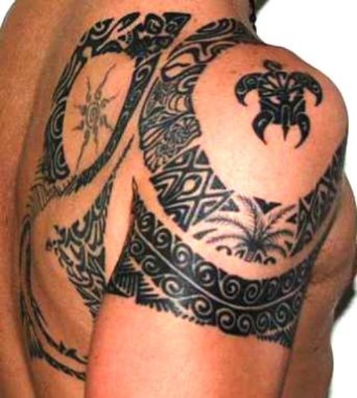Hawaiian Tattoo On Right SHoulder