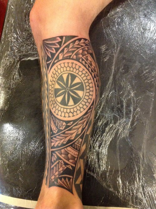 Attractive Left Leg Hawaiian Tattoo