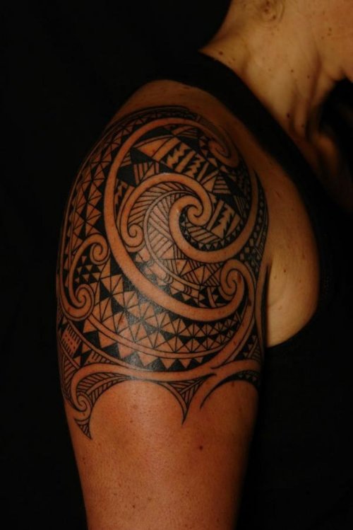 Best Hawaiian Tattoo On Man Right Shoulder