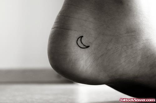 Outline small Moon Heel Tattoo