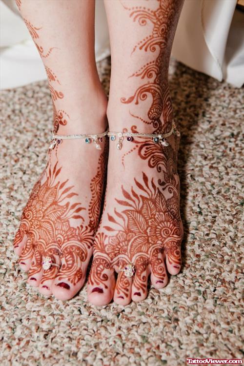 Wonderful Henna Tattoos On Girl Both Feet