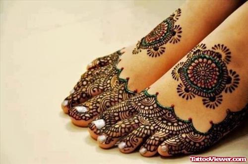 Unique Henna Tattoos On Girl Both Feet