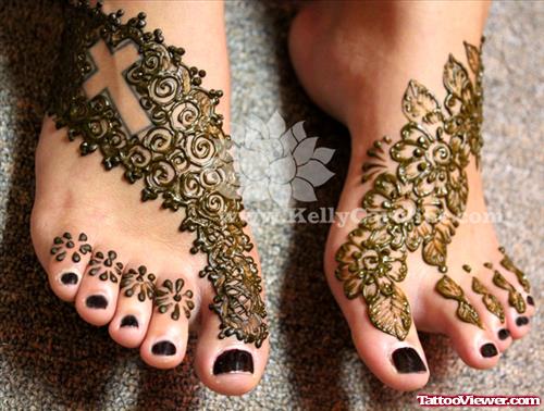 Trendy Henna Tattoos On Girl Both Feet
