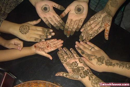 Henna Tattoos On Girls Hands
