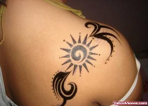 Tribal And Sun Henna Tattoo On Right Back Shoulder