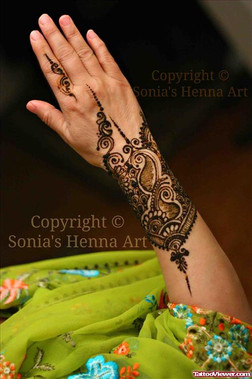 Henna Tattoo On Girl Right Hand And Forearm