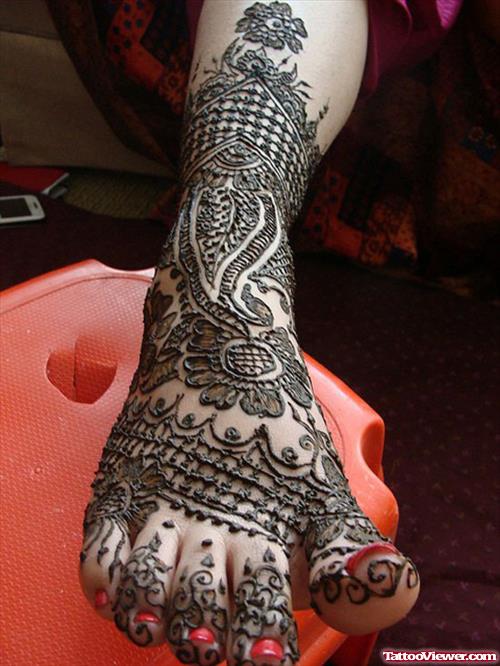Best Henna Tattoo On Right Foot