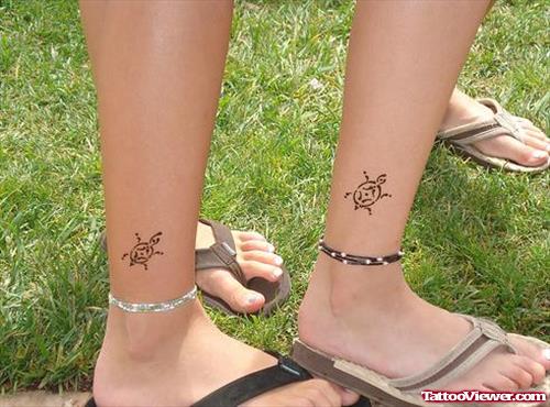 Henna Turtle Tattoo On Leg