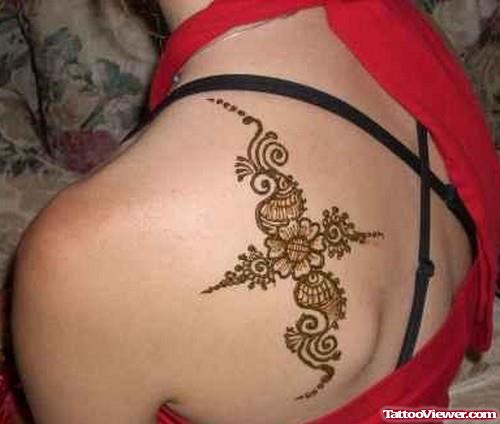 Best Henna Tattoo On Girl Left Back Shoulder