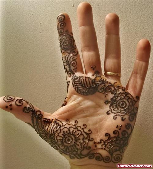 Awesome Henna Hand Tattoo