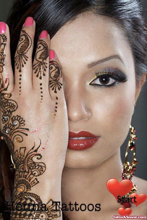 Henna Tattoo On Girl Right Hand