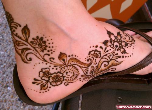 Henna Tattoo On Girl Left Foot