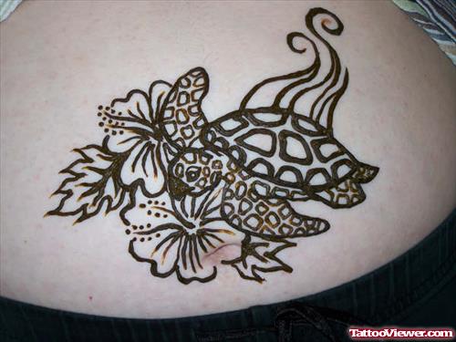 Cute Henna Tattoo On Belly