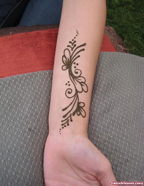 Awesome Henna Tattoo On Left Forearm