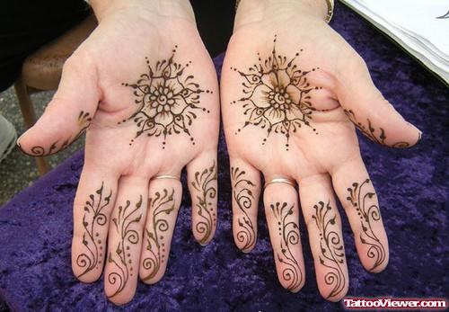 Simple Henna Tattoos on Hand