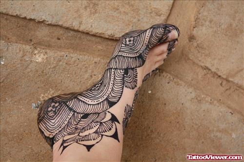 Unique Henna Tattoo On Right Foot