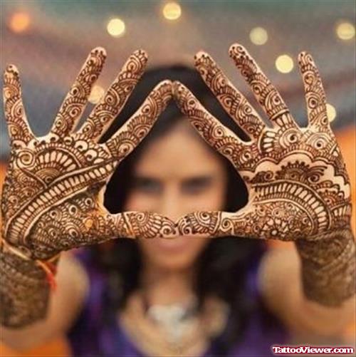 Henna Tattoos On Girl Both Hands