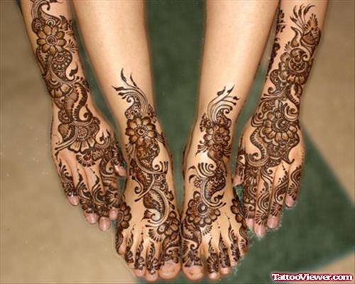Henna Tattoo On Girl Feet