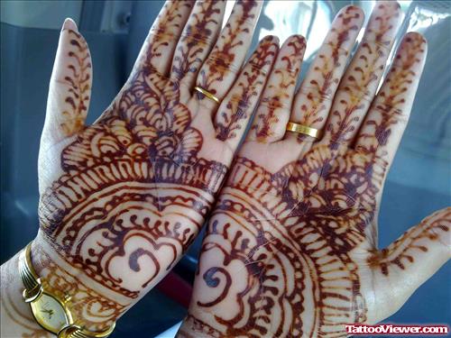 Wonderful Henna Tattoos On Both Hands