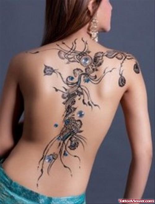 Wonderful Henna Tattoo On Girl Back Body