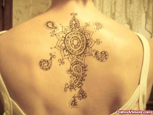 Trendy Henna Tattoo On Girl Upperback