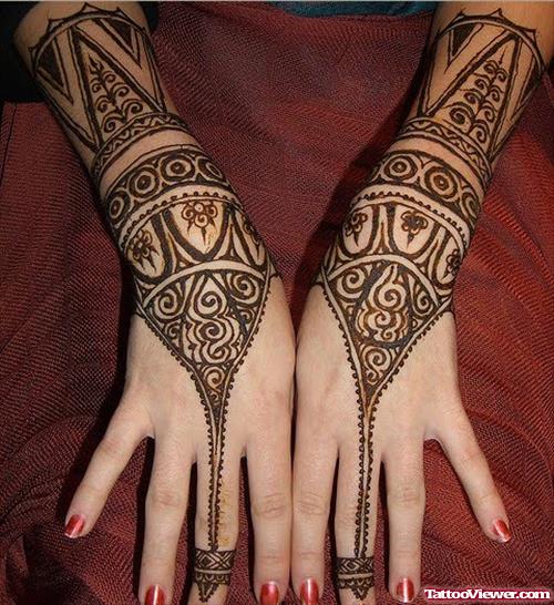 Classic Henna Tattoo On Both Hands