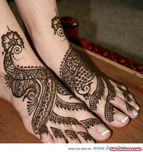 Amazing Henna Tattoos On Girl Both Feet