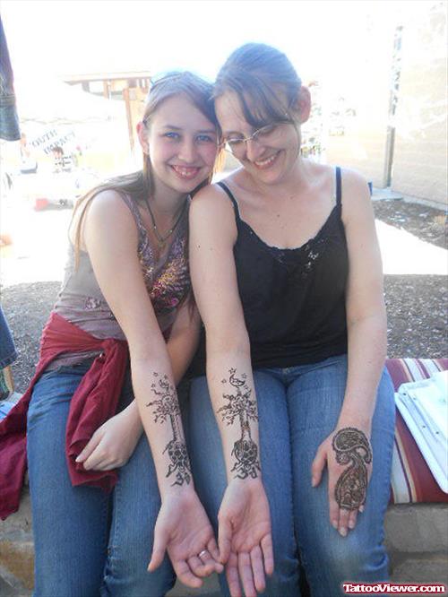Henna Tattoo On Both Hands