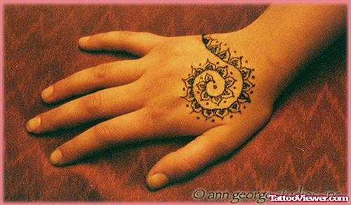 Spiral Henna Tattoo On Right Hand