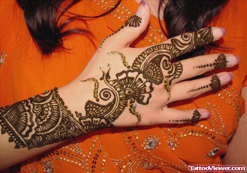 Nice Henna Tattoo For Girls