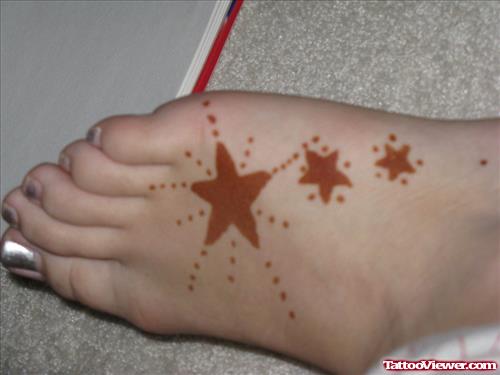 Henna Stars Tattoos On Right Foot