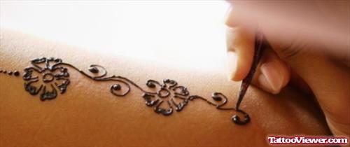 Best Henna Tattoo In Process