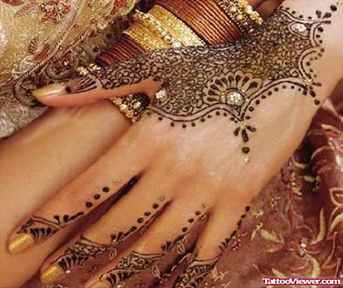 Awesome Henna Tattoo On Girl Left Hand For Girls