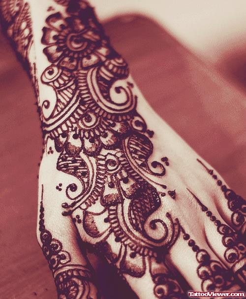 Cool Henna Tattoo On Girl Left Hand