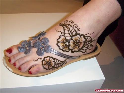 Henna Flowers Tattoos On Girl Left Foot