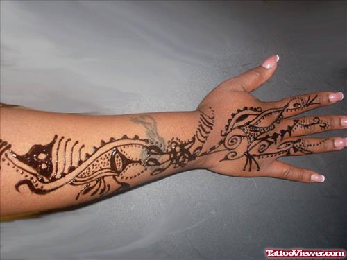 Beautiful Henna Tattoo On Right Arm