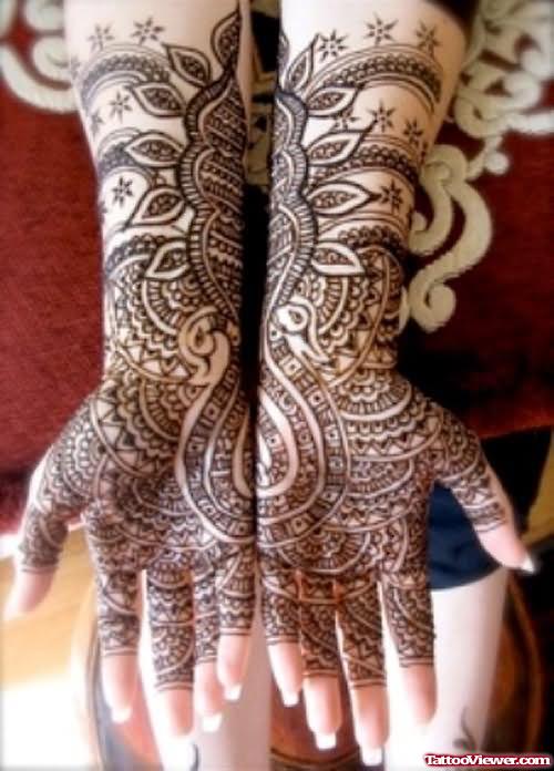 Henna Beautiful Mehndi On Hands