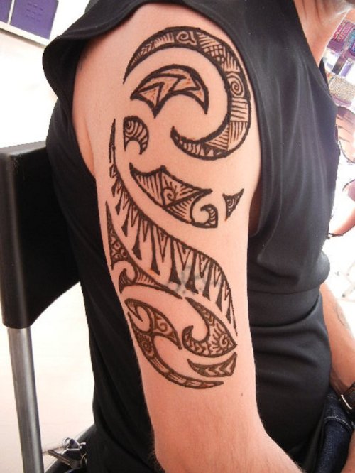 Tribal Henna Tattoo On Right Half Sleeve
