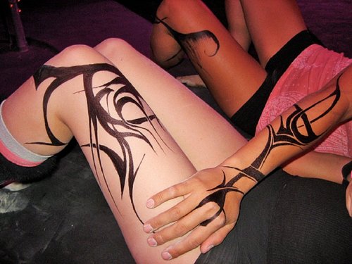 Tribal Henna Tattoo On Left Leg