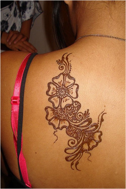 Henna Tattoo On Girl Left Back Shoulder