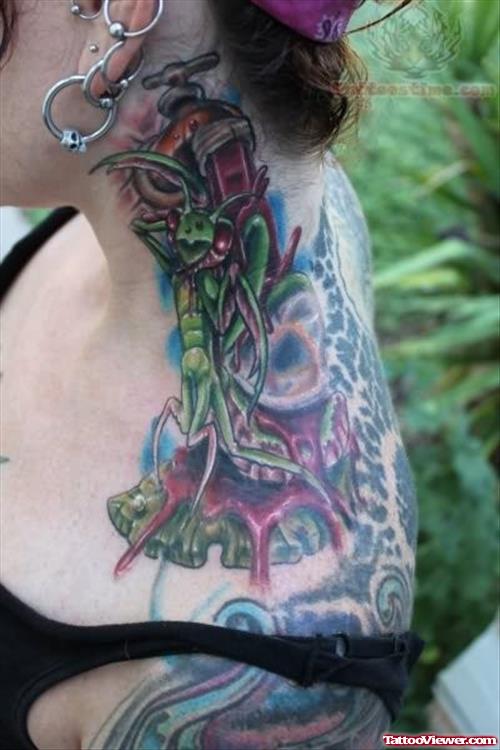 Cool Mantis Tattoo On Neck