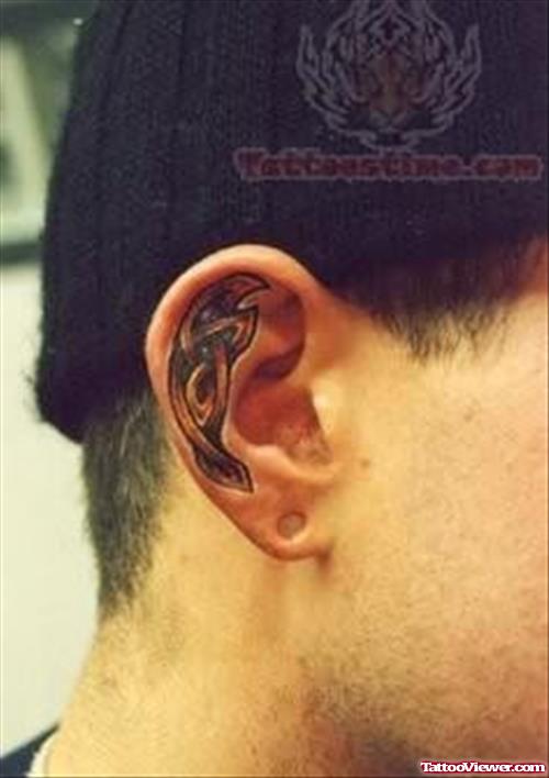 Cool Knot Work Tattoo In Ear