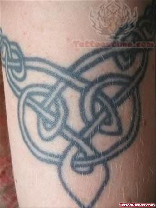 Elegant Knot Tattoo Outline