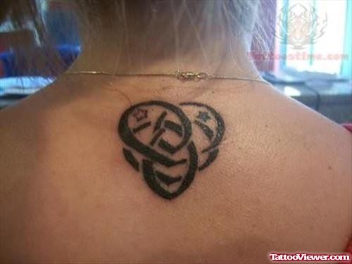 Nice Knot Tattoo On Upper Back