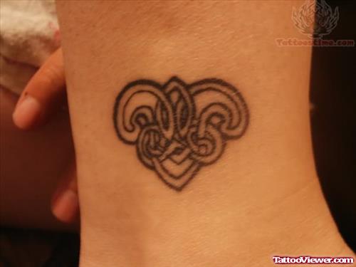 Celtic Knot Tattoo By Admin
