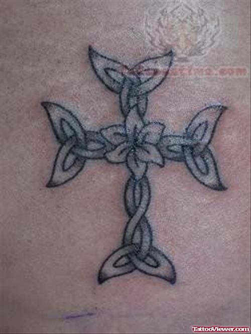 An Elegant Knot Tattoo